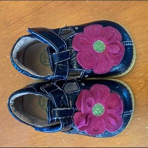 Livie and Luca Size 5